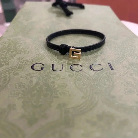Brand new unused GUCCI Square  Gold Color G leather bracelet black - Picture 8 of 8